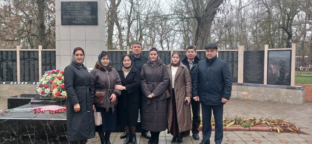 9 декабря, в День Героев Отечества, в селе Терекли-Мектеб Ногайского района РД прошло торжественное мероприятие, посвящённое этой значимой дате, в котором приняли участие работники подведомственных учреждений Минтруда РД.