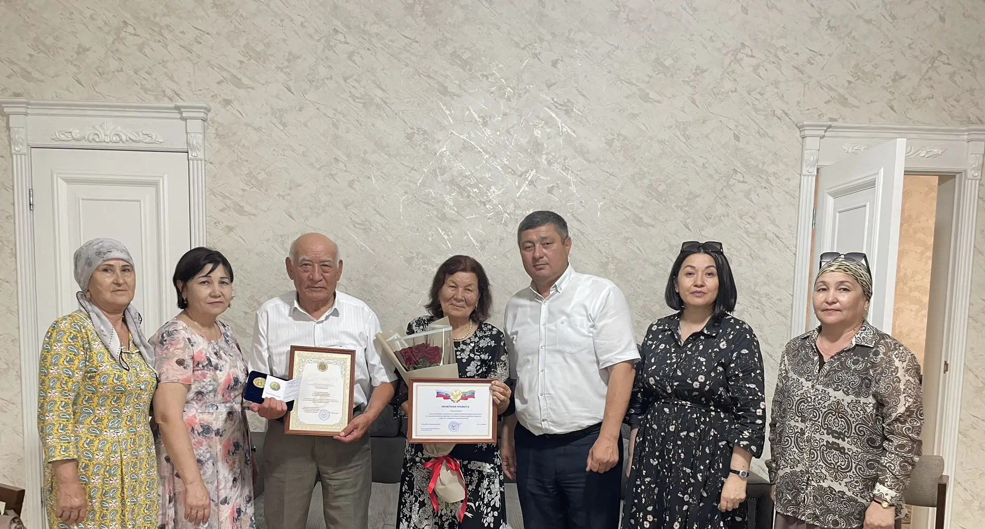 Семья Куруптурсуновых-Эсманбет Оразбаевич и Сайдат Исмаиловна.60лет в совместном браке